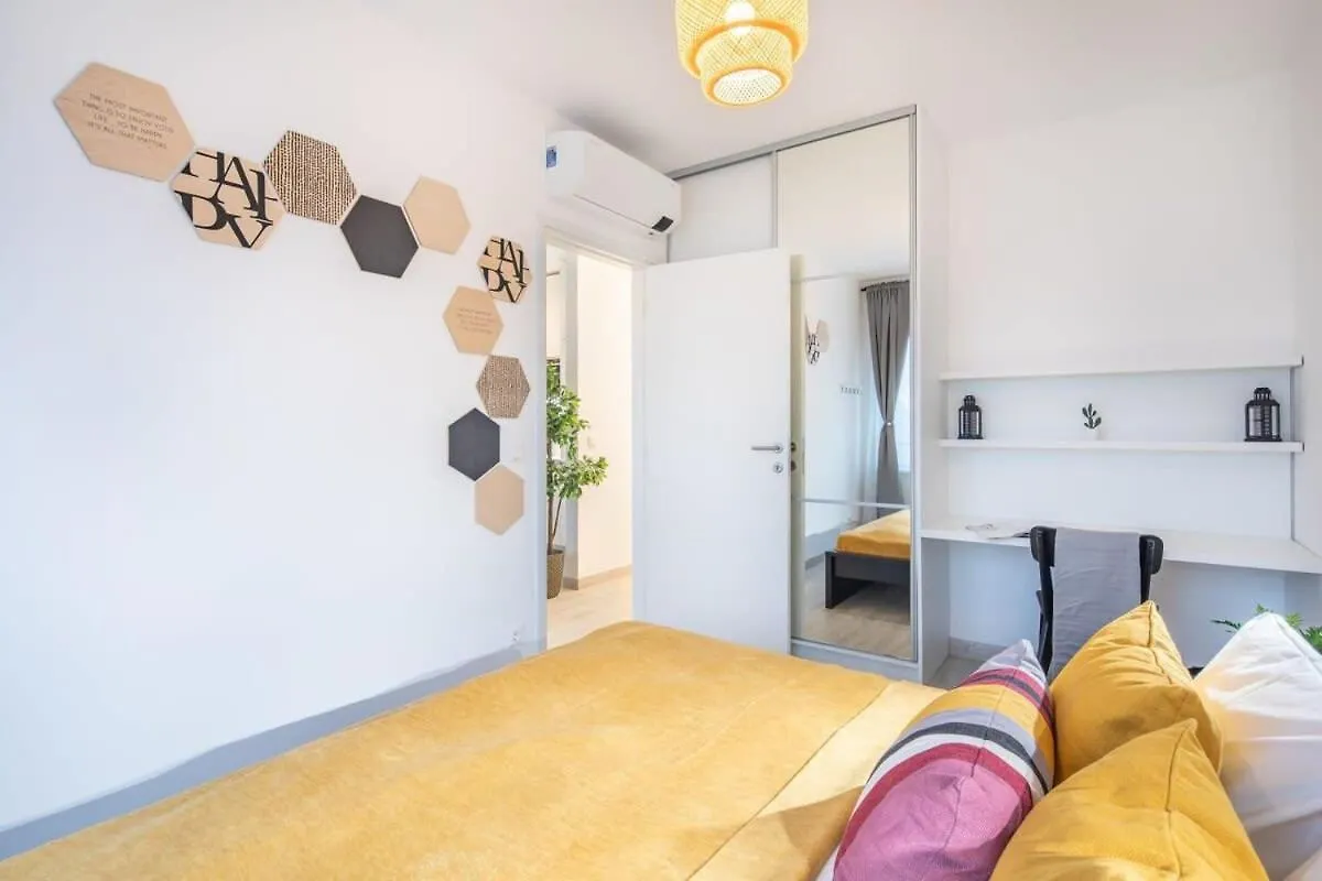 Modern Bright Central Place With Terrace Budapest Hungary